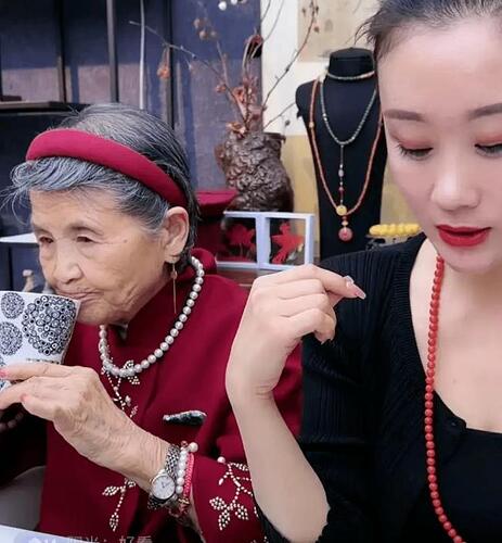 90岁母亲成赚钱工具?一顿早餐拆穿杨子的
