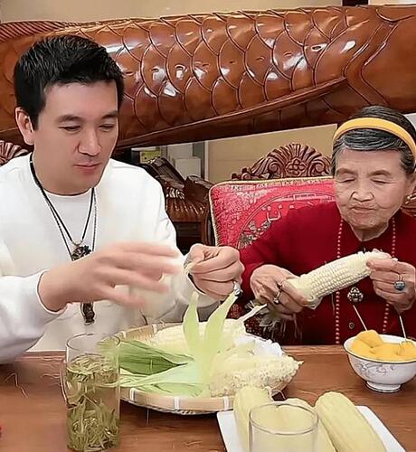 90岁母亲成赚钱工具?一顿早餐拆穿杨子的