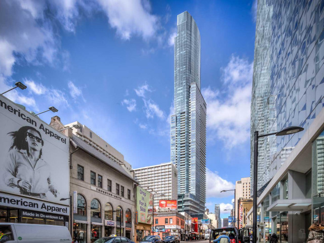 位於多倫多央街（Yonge Street ）的公寓樓Aura。 網上圖片